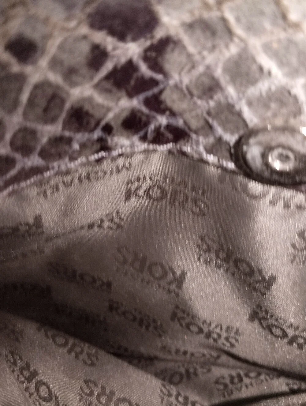 ✨ Michael Kors Metallic Python Leather Tote – Iconic, Edgy Luxury! Fair Preowned